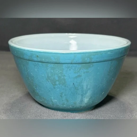 Vintage Early PYREX Blue Mixing Bowl 1-1/2 Pint Model #401 Smallest In The Set - Picture 2 of 7